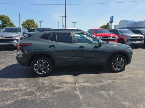 New 2026 Chevrolet Trax LT w/ Driver Confidence Package FWD image 9