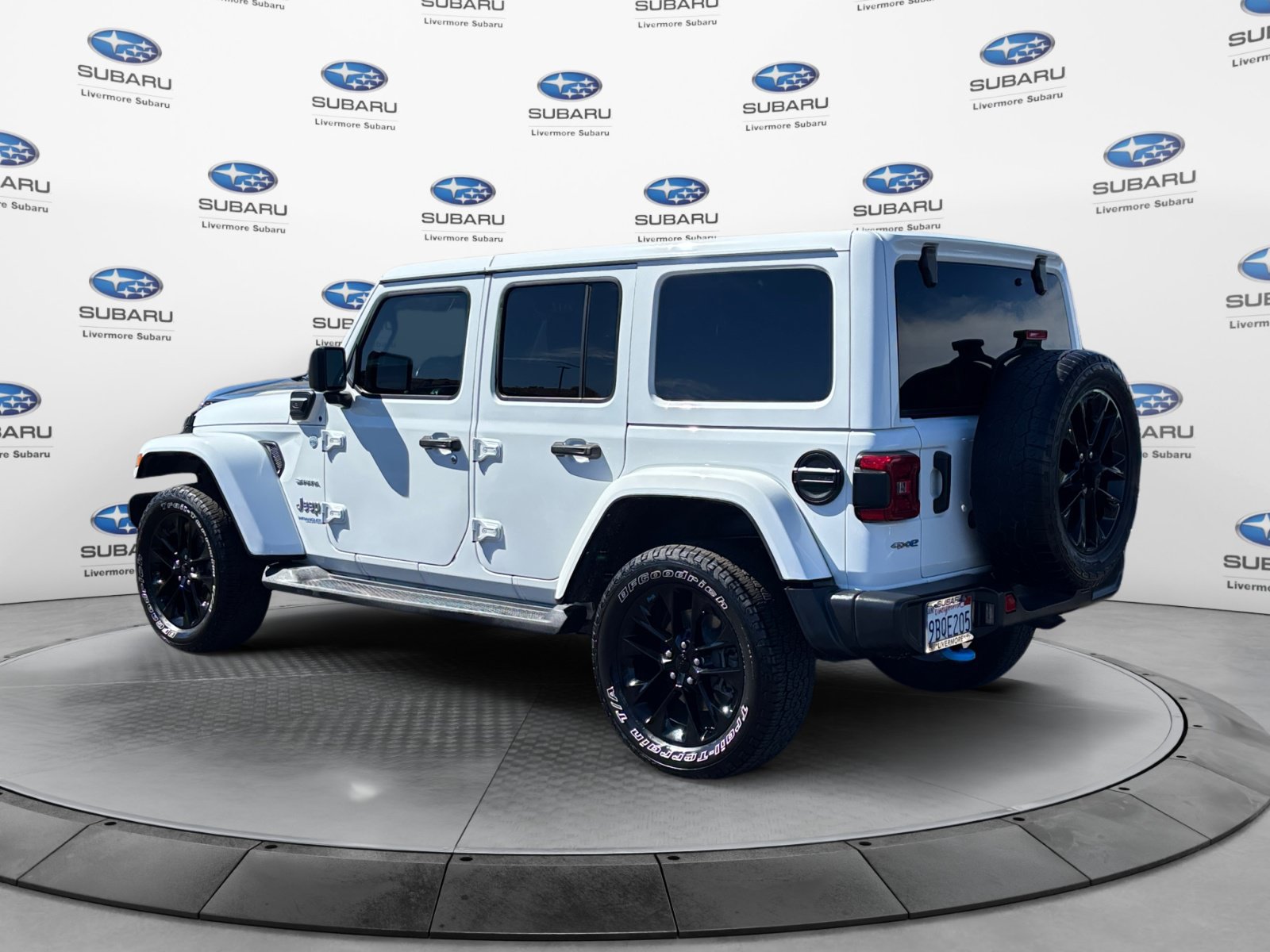 Used 2022 Jeep Wrangler Unlimited Sahara AWD/4WD image 4