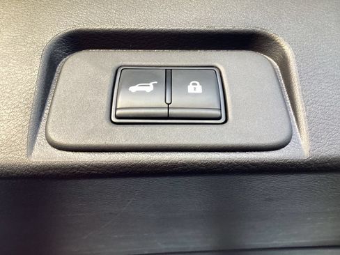 Used 2025 Nissan Rogue SV AWD/4WD image 13