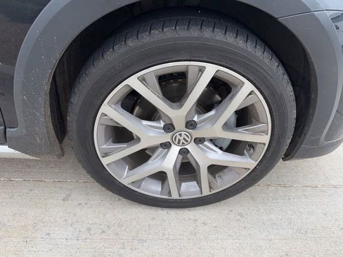 Used 2019 Volkswagen Golf Alltrack AWD/4WD image 5