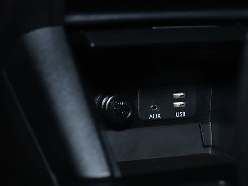 Used 2017 Subaru Outback 2.5i Premium image 25