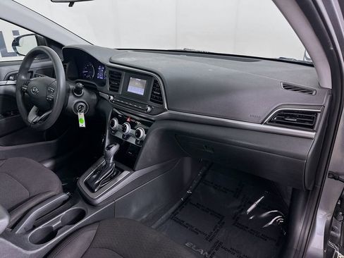 Used 2019 Hyundai Elantra SE w/ Cargo Package FWD image 32