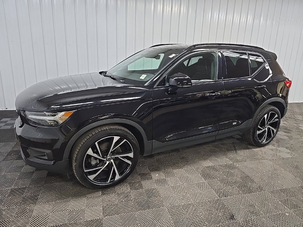 Used 2022 Volvo XC40 T5 R-Design w/ Climate Package AWD/4WD image 6