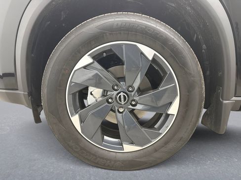 Used 2026 Nissan Rogue SV image 23