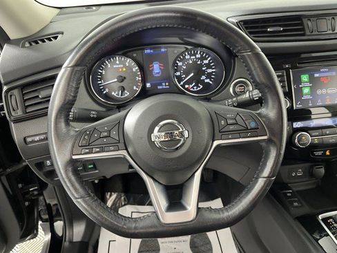 Used 2019 Nissan Rogue SV w/ Premium Package FWD image 17
