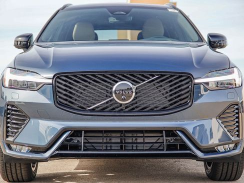 New 2026 Volvo XC60 B5 Plus w/ Protection Package Premier image 2