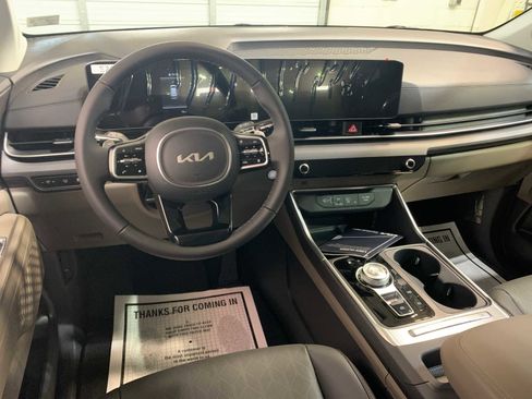 New 2026 Kia Carnival EX image 4