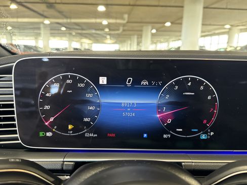 Used 2024 Mercedes-Benz GLS 580 4MATIC image 26