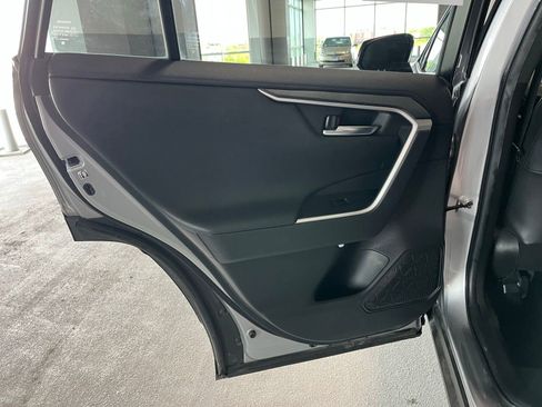 Used 2020 Toyota RAV4 XSE AWD/4WD image 35