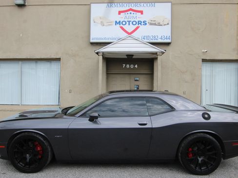 Used 2017 Dodge Challenger R/T w/ Cold Weather Group RWD image 5