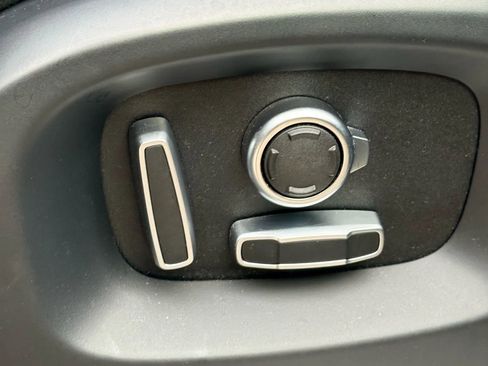 Used 2016 Land Rover Range Rover HSE image 41