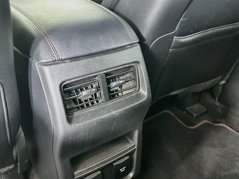 Used 2020 Ford Edge ST-Line w/ Cold Weather Package FWD image 29