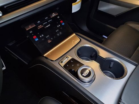 New 2027 Cadillac Vistiq Luxury AWD/4WD image 19