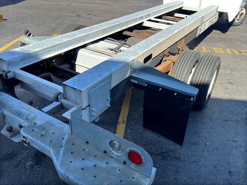 Used 2011 Ford E-450 and Econoline 450 Super Duty image 5