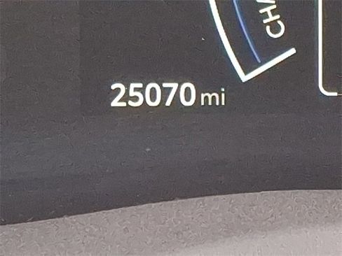 Used 2025 Toyota Camry SE image 18