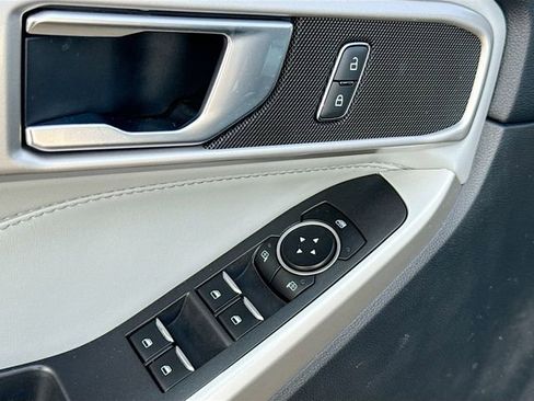 Certified 2022 Ford Explorer XLT w/ Equipment Group 202A image 20