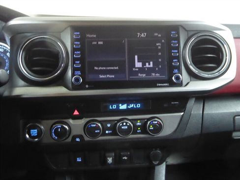 Used 2023 Toyota Tacoma SR5 AWD/4WD image 11