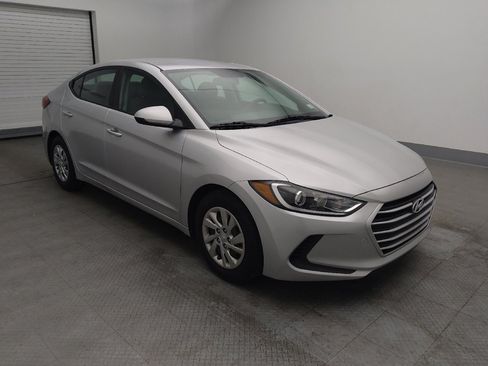 Used 2017 Hyundai Elantra SE w/ Cargo Package image 11