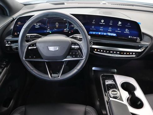 Used 2024 Cadillac Lyriq Tech RWD image 11
