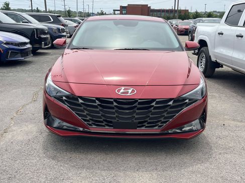 Used 2022 Hyundai Elantra Limited FWD image 2