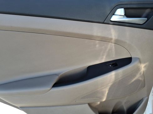 Used 2021 Hyundai Tucson SEL FWD image 12