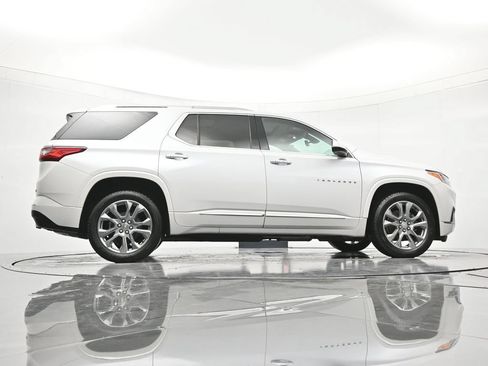 Used 2018 Chevrolet Traverse Premier w/ Driver Confidence II Package FWD image 43