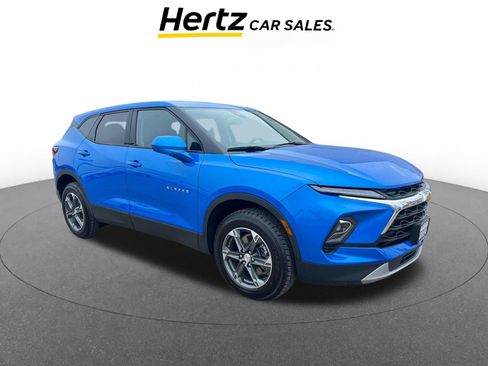 Used 2025 Chevrolet Blazer LT image 1