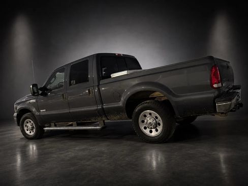 Used 2005 Ford F250 Lariat RWD image 4