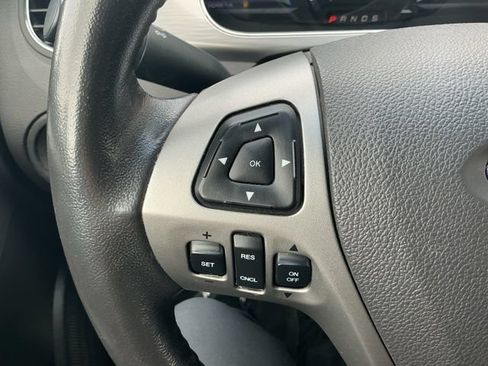 Used 2013 Ford Taurus SEL FWD image 16