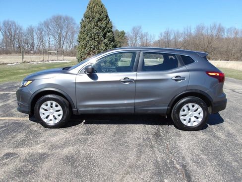 Used 2019 Nissan Rogue Sport S image 10