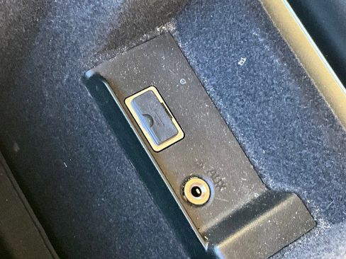 Used 2013 Volvo S60 T5 image 17