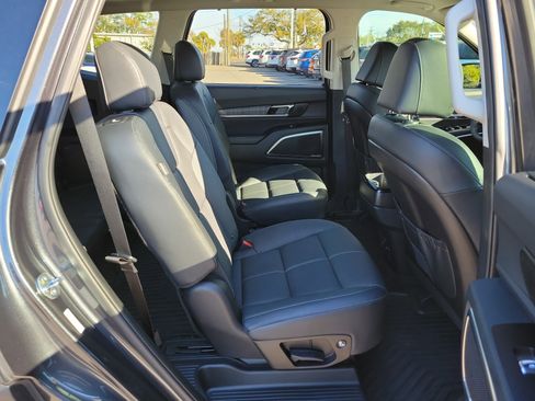 Certified 2024 Kia Telluride SX image 12