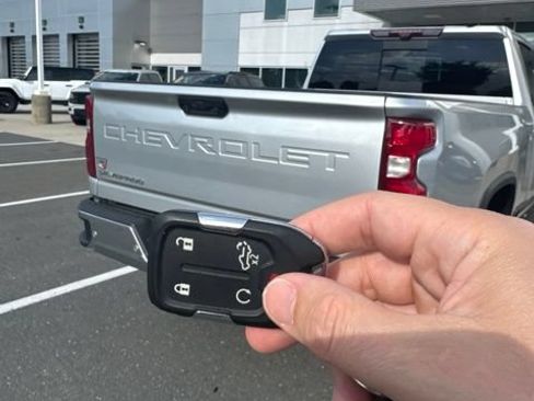 Used 2020 Chevrolet Silverado 2500 LTZ w/ LTZ Premium Package RWD image 6