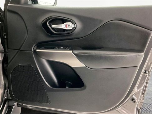 Used 2021 Jeep Cherokee Limited w/ Elite Package image 22