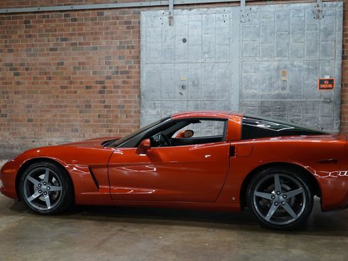Used 2006 Chevrolet Corvette Coupe w/ Preferred Equipment Group image 10