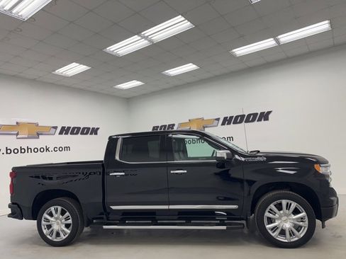 Used 2024 Chevrolet Silverado 1500 High Country w/ High Country Premium Package image 4