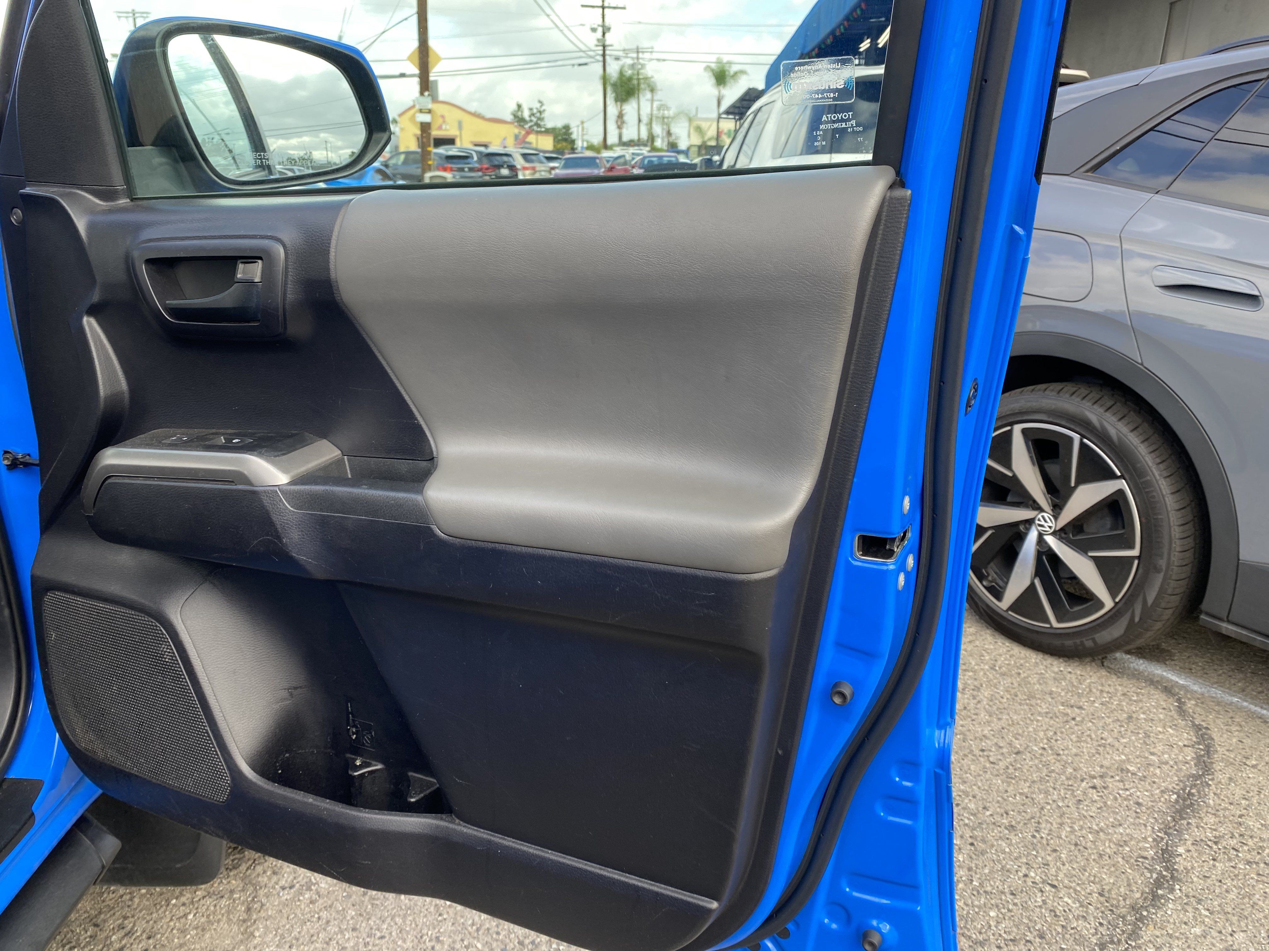 Used 2020 Toyota Tacoma SR5 RWD image 22
