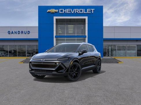 New 2026 Chevrolet Equinox EV LT image 32