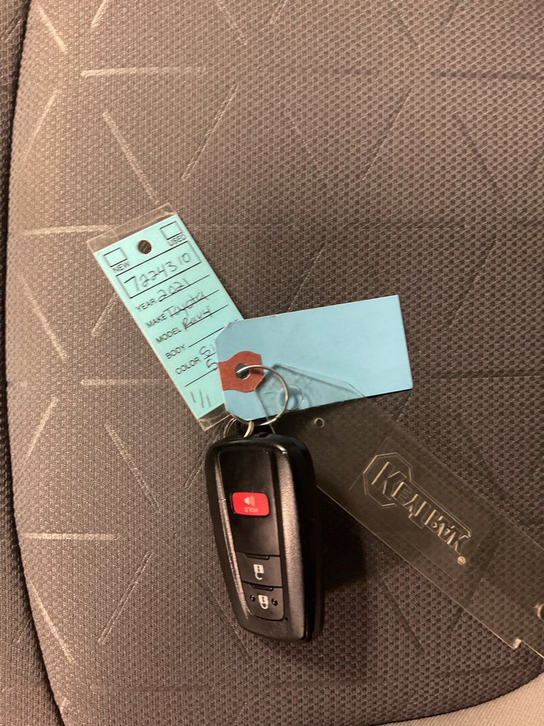 Used 2021 Toyota RAV4 XLE w/ XLE Grade Weather Package AWD/4WD image 38