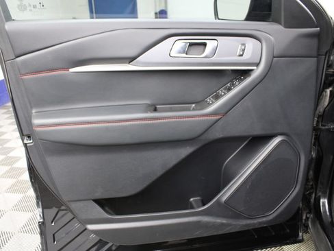 Used 2025 Ford Explorer ST-Line w/ ST-Line Street Pack AWD/4WD image 69