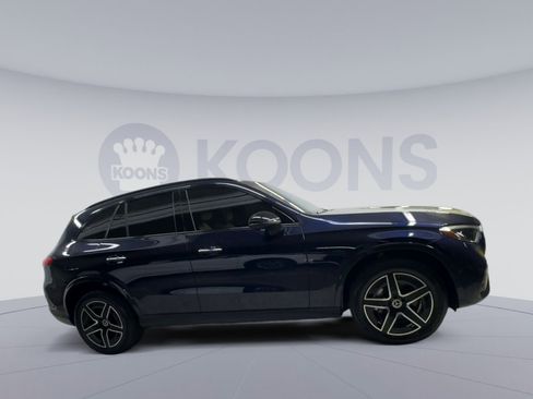Used 2023 Mercedes-Benz GLC 300 4MATIC image 2