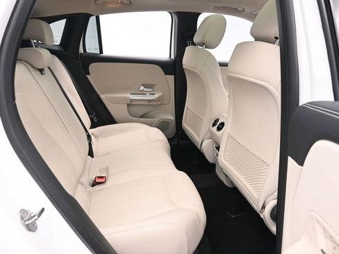 Used 2022 Mercedes-Benz GLA 250 4MATIC w/ Premium Package Lite image 21