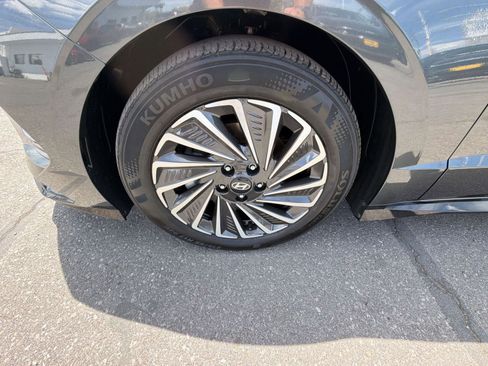 Used 2025 Hyundai Sonata SEL FWD image 9