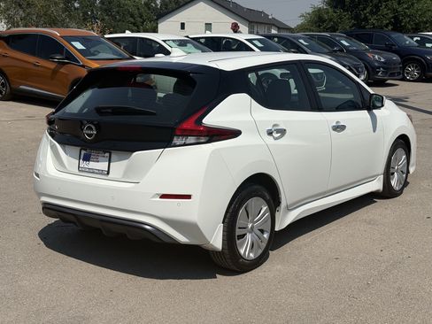 Used 2025 Nissan Leaf S FWD image 4