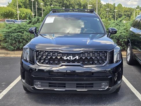 Used 2024 Kia Telluride AWD image 2
