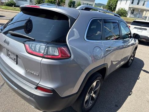 Used 2019 Jeep Cherokee Limited AWD/4WD image 6