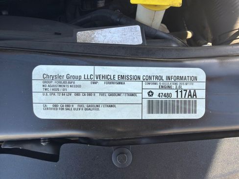 Used 2015 Chrysler Town & Country Touring FWD image 30