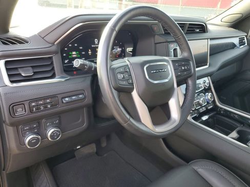 Used 2023 GMC Yukon Denali image 10