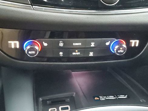 Used 2023 Buick Enclave Essence image 33