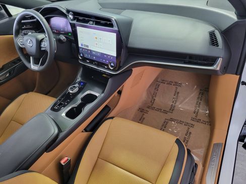 Used 2024 Lexus RZ 300e Premium image 16